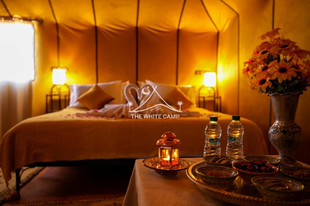 The White Camp - Your Merzouga Luxury Desert Camp & Erg Chebbi Dunes Camel Riding ภายนอก รูปภาพ