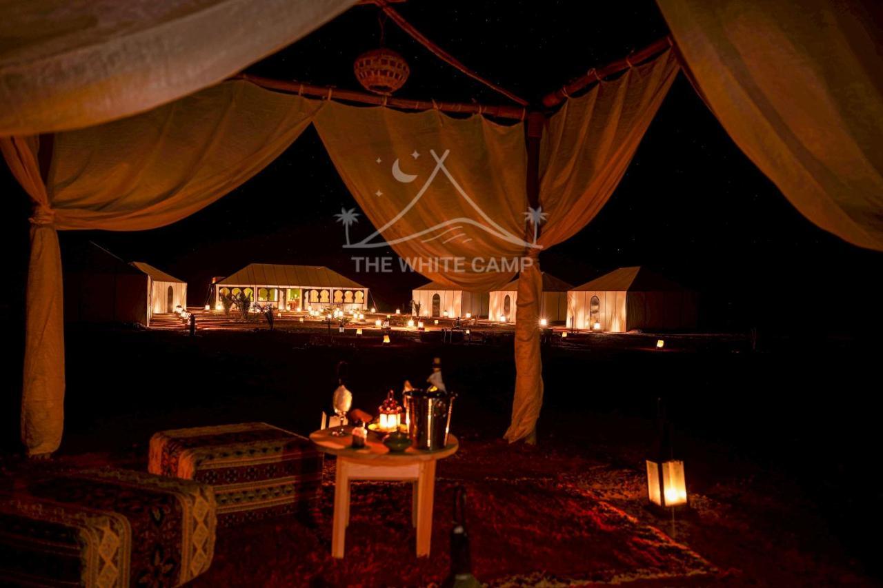 The White Camp - Your Merzouga Luxury Desert Camp & Erg Chebbi Dunes Camel Riding ภายนอก รูปภาพ