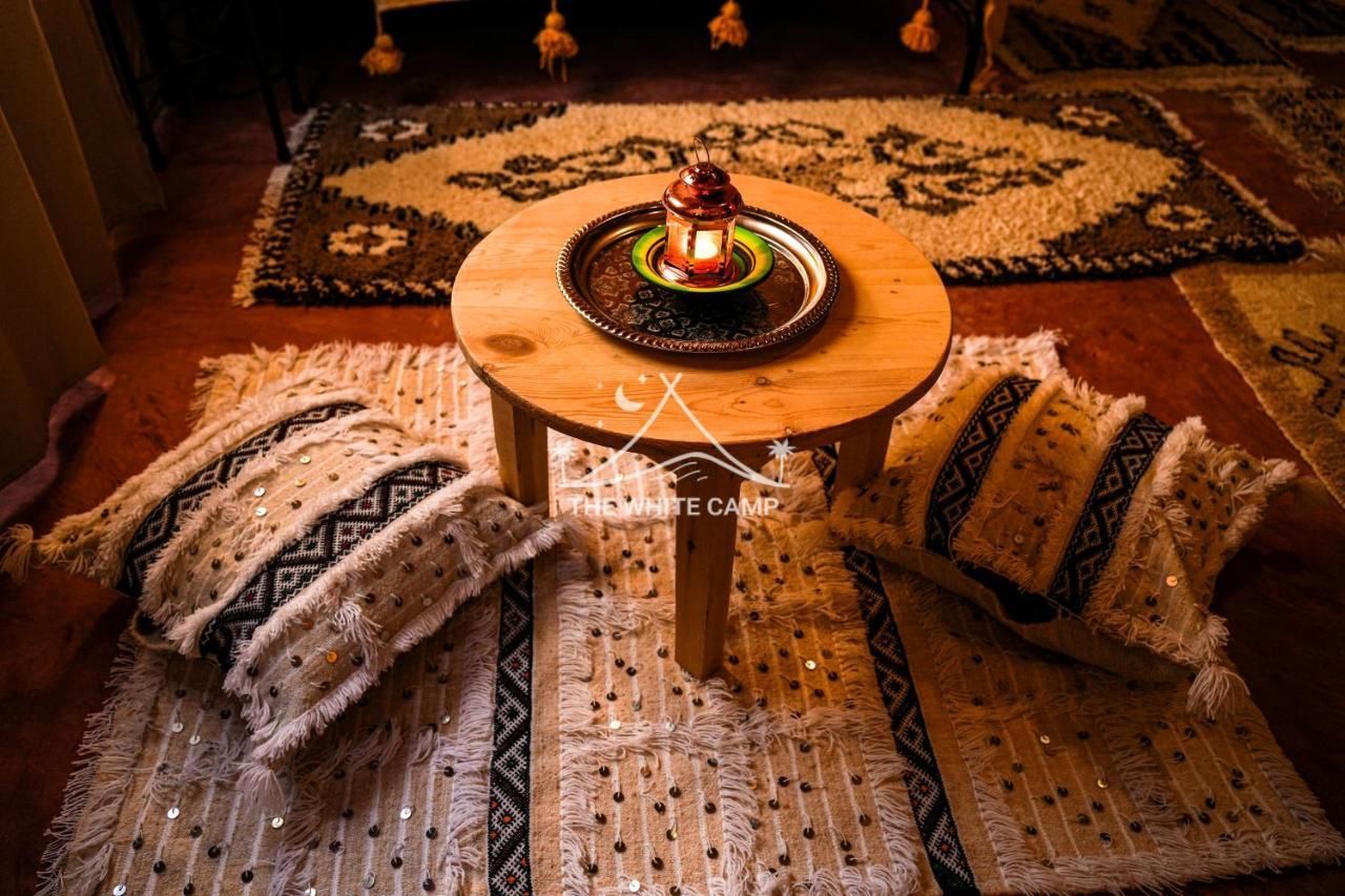 The White Camp - Your Merzouga Luxury Desert Camp & Erg Chebbi Dunes Camel Riding ภายนอก รูปภาพ
