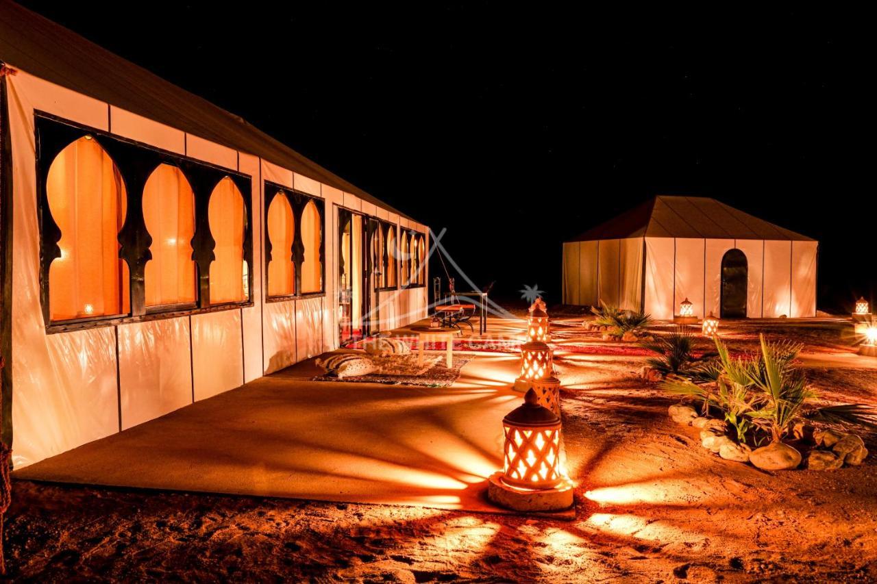 The White Camp - Your Merzouga Luxury Desert Camp & Erg Chebbi Dunes Camel Riding ภายนอก รูปภาพ
