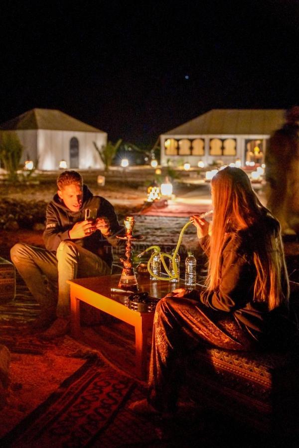 The White Camp - Your Merzouga Luxury Desert Camp & Erg Chebbi Dunes Camel Riding ภายนอก รูปภาพ