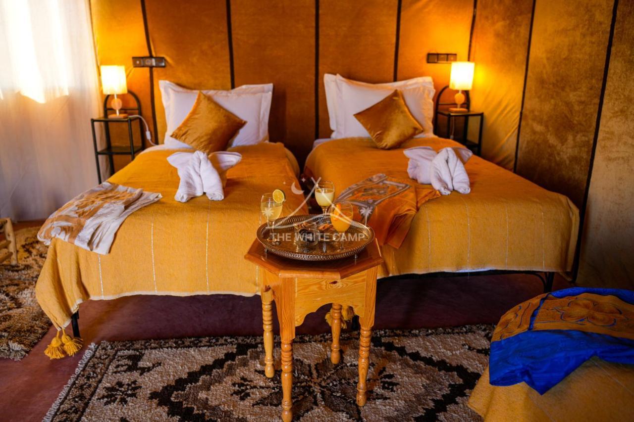 The White Camp - Your Merzouga Luxury Desert Camp & Erg Chebbi Dunes Camel Riding ภายนอก รูปภาพ