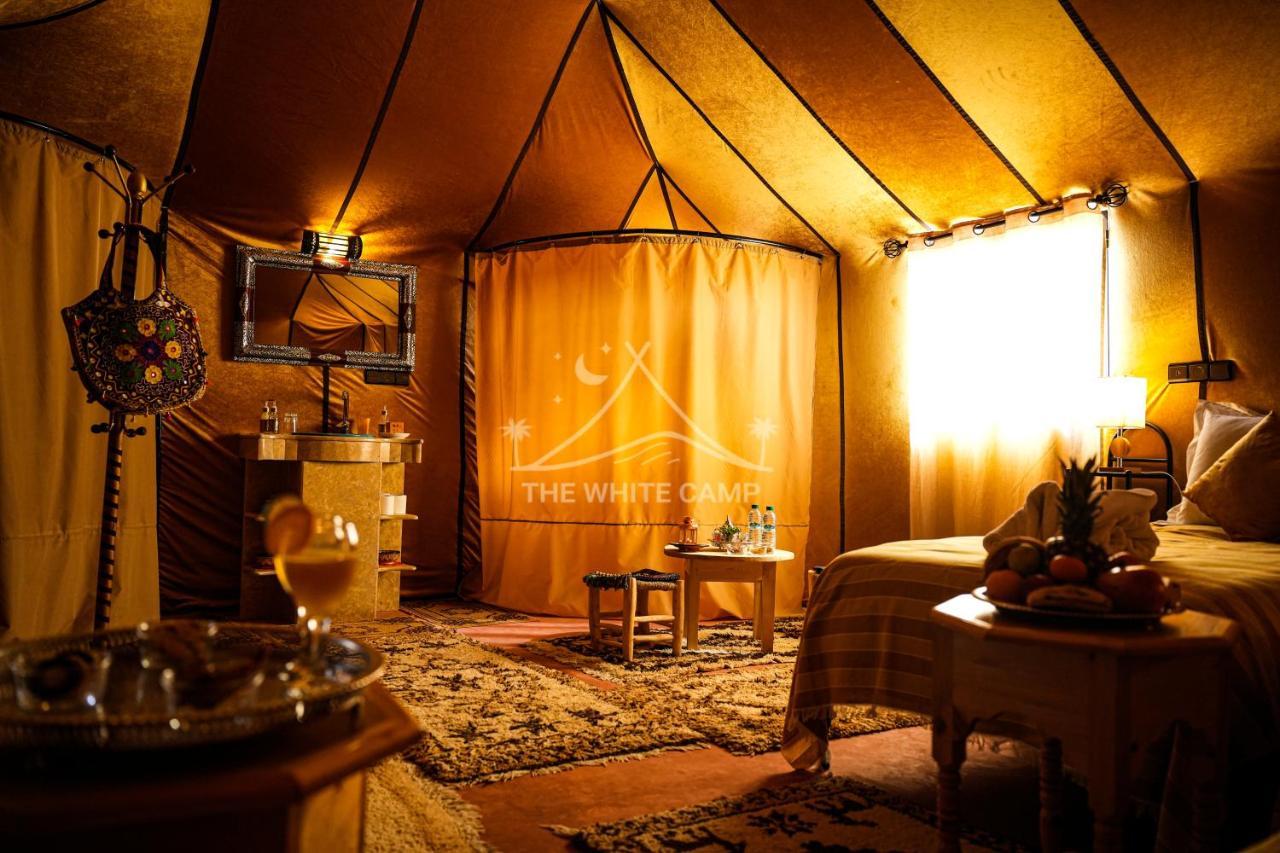 The White Camp - Your Merzouga Luxury Desert Camp & Erg Chebbi Dunes Camel Riding ภายนอก รูปภาพ