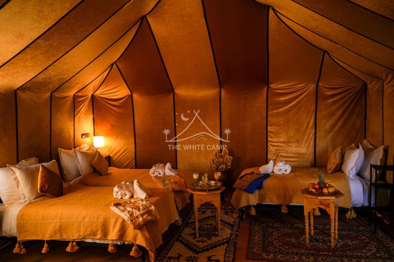 The White Camp - Your Merzouga Luxury Desert Camp & Erg Chebbi Dunes Camel Riding ภายนอก รูปภาพ