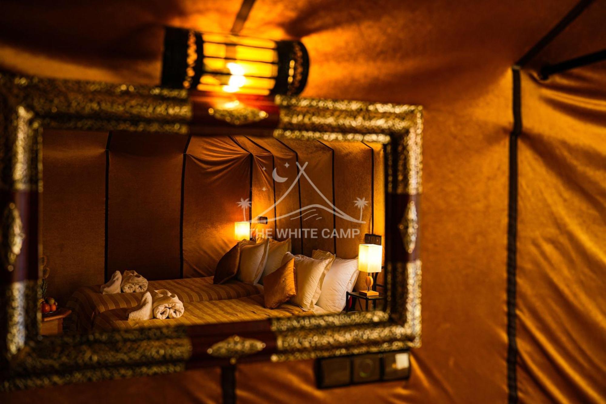 The White Camp - Your Merzouga Luxury Desert Camp & Erg Chebbi Dunes Camel Riding ภายนอก รูปภาพ