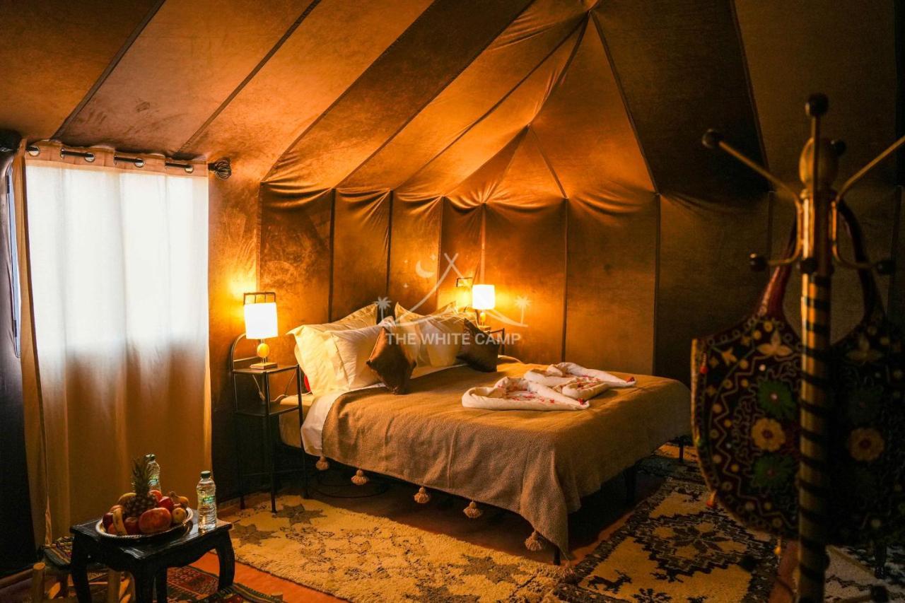 The White Camp - Your Merzouga Luxury Desert Camp & Erg Chebbi Dunes Camel Riding ภายนอก รูปภาพ