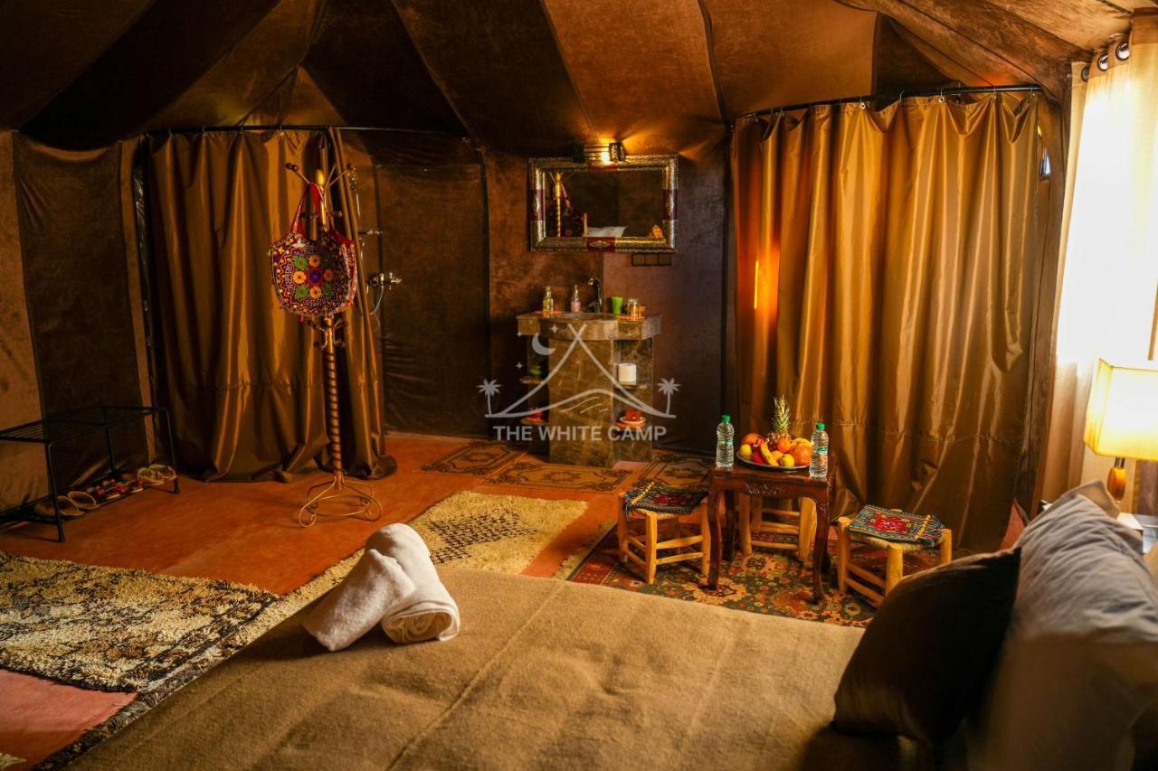 The White Camp - Your Merzouga Luxury Desert Camp & Erg Chebbi Dunes Camel Riding ภายนอก รูปภาพ