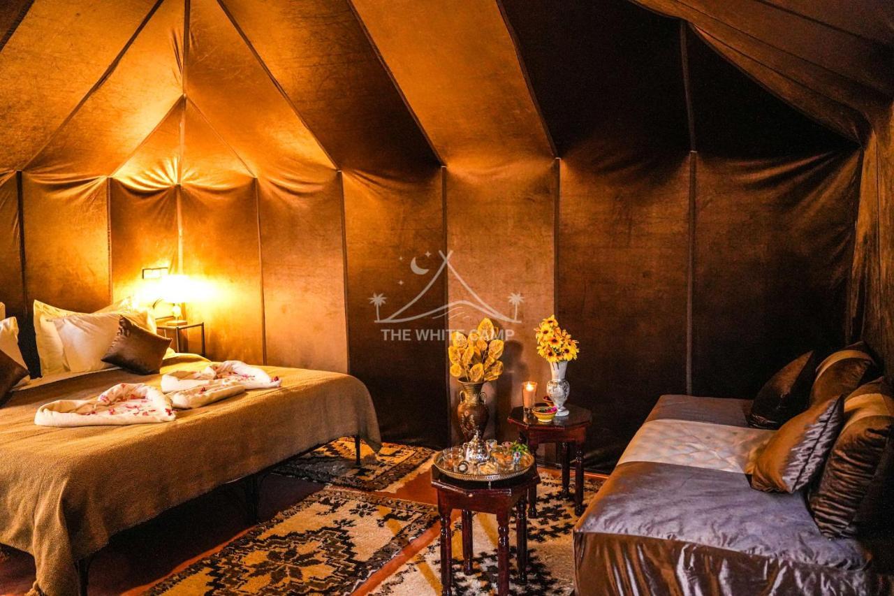 The White Camp - Your Merzouga Luxury Desert Camp & Erg Chebbi Dunes Camel Riding ภายนอก รูปภาพ