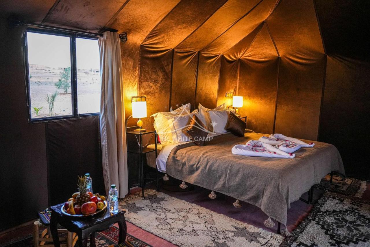 The White Camp - Your Merzouga Luxury Desert Camp & Erg Chebbi Dunes Camel Riding ภายนอก รูปภาพ