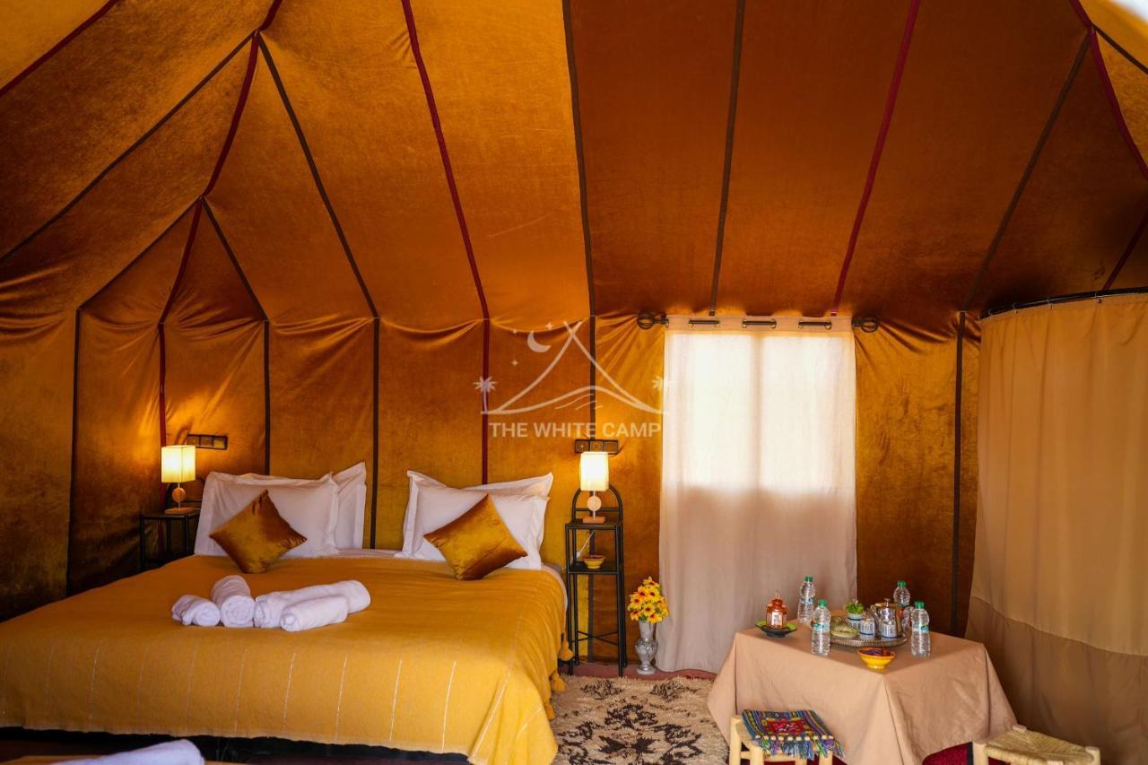 The White Camp - Your Merzouga Luxury Desert Camp & Erg Chebbi Dunes Camel Riding ภายนอก รูปภาพ