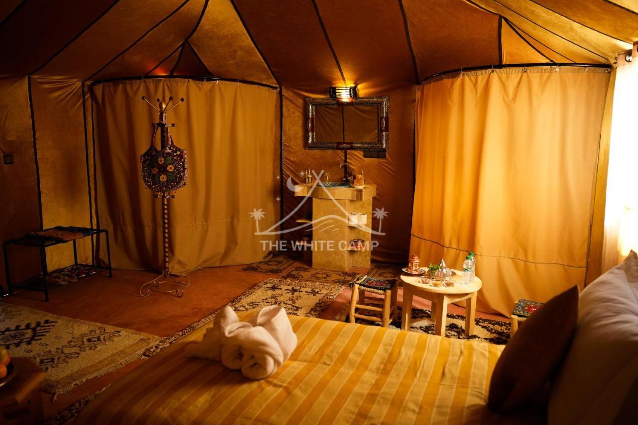 The White Camp - Your Merzouga Luxury Desert Camp & Erg Chebbi Dunes Camel Riding ภายนอก รูปภาพ