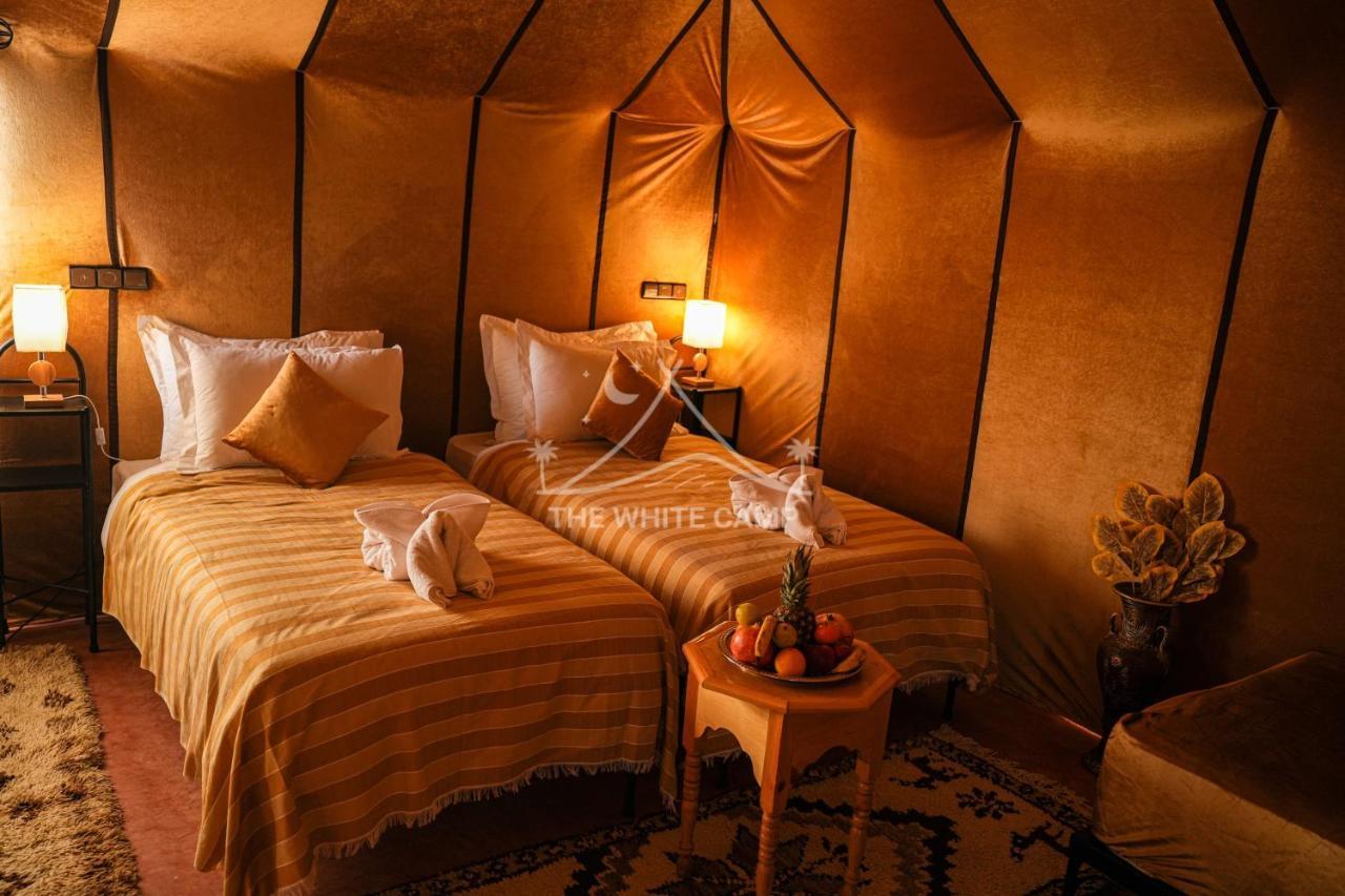 The White Camp - Your Merzouga Luxury Desert Camp & Erg Chebbi Dunes Camel Riding ภายนอก รูปภาพ