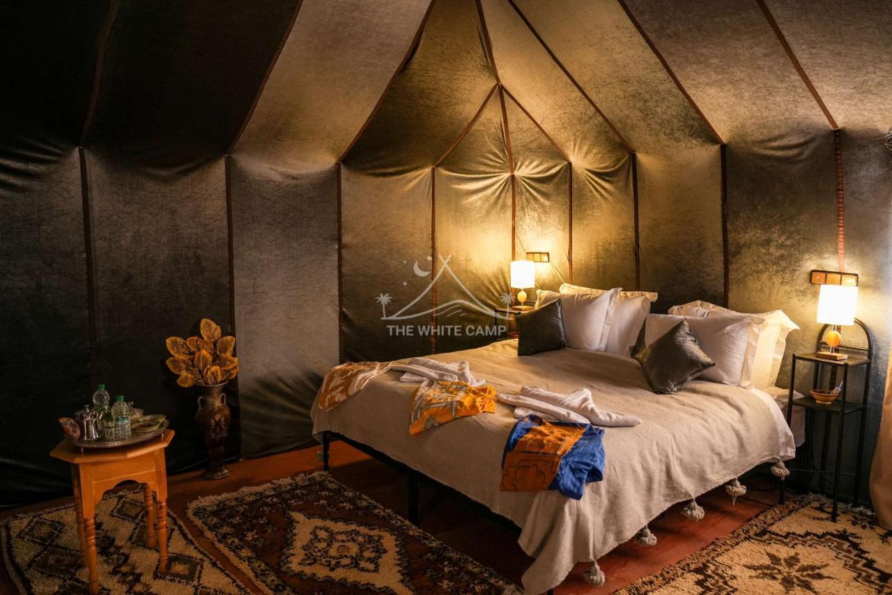The White Camp - Your Merzouga Luxury Desert Camp & Erg Chebbi Dunes Camel Riding ภายนอก รูปภาพ