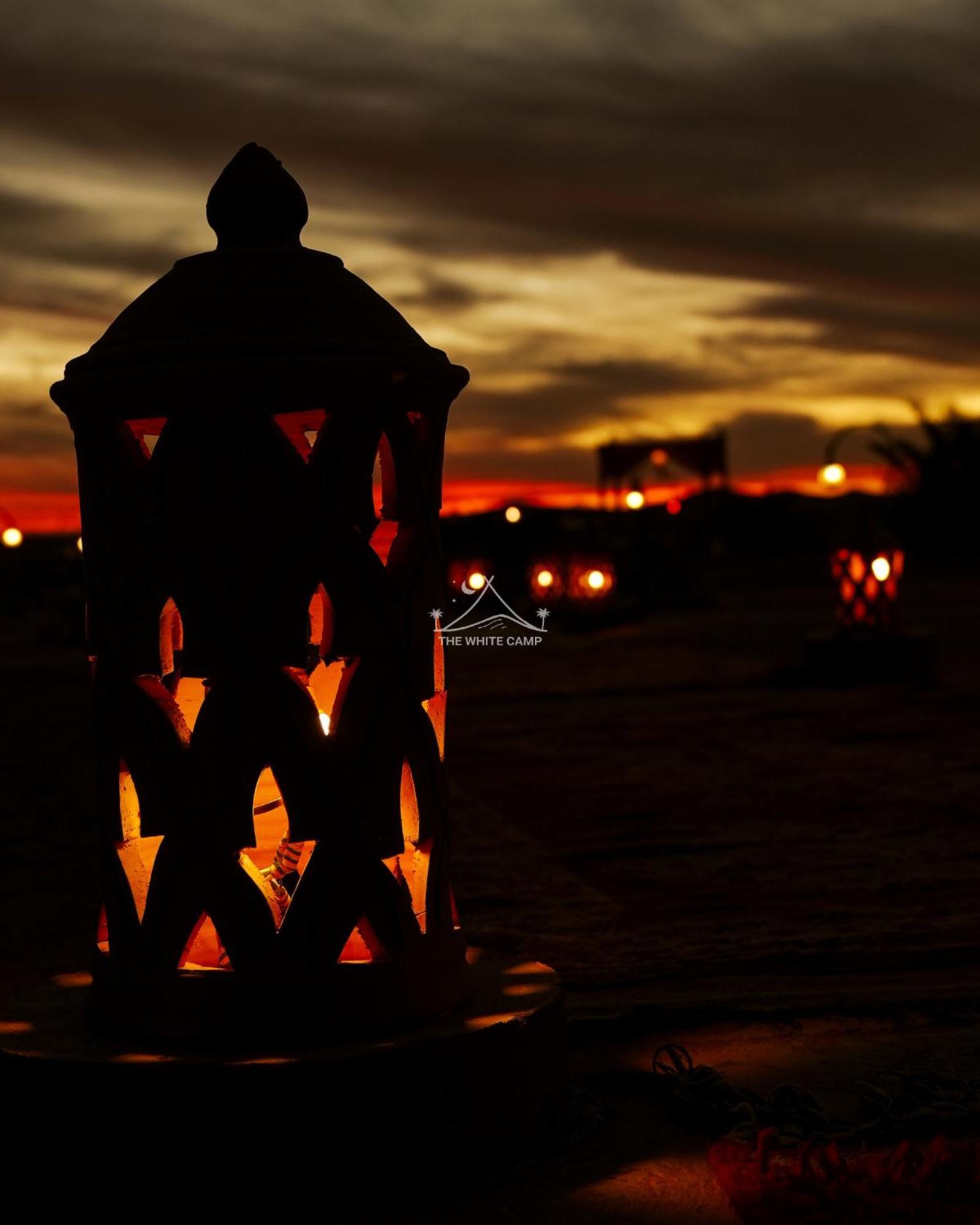 The White Camp - Your Merzouga Luxury Desert Camp & Erg Chebbi Dunes Camel Riding ภายนอก รูปภาพ