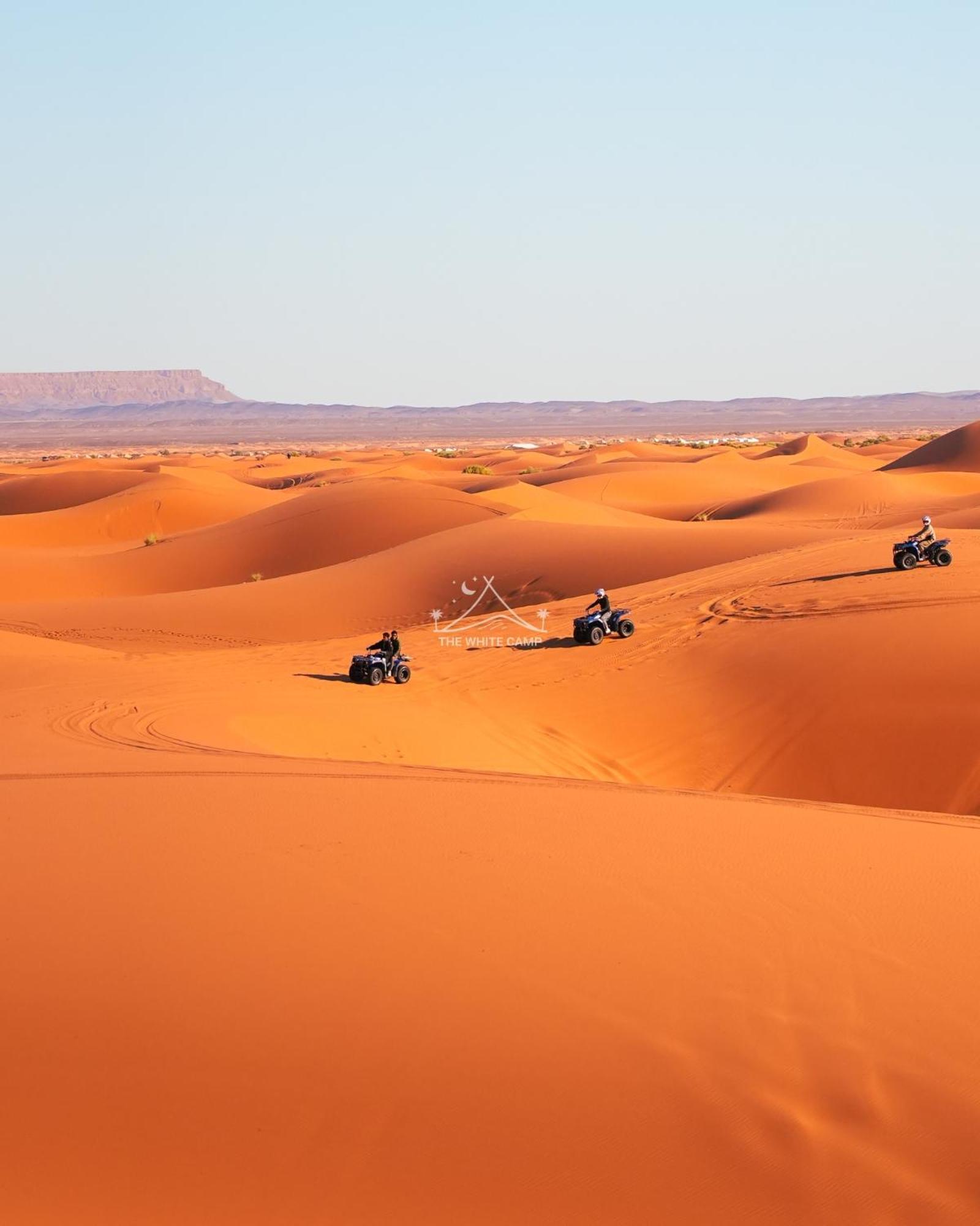 The White Camp - Your Merzouga Luxury Desert Camp & Erg Chebbi Dunes Camel Riding ภายนอก รูปภาพ