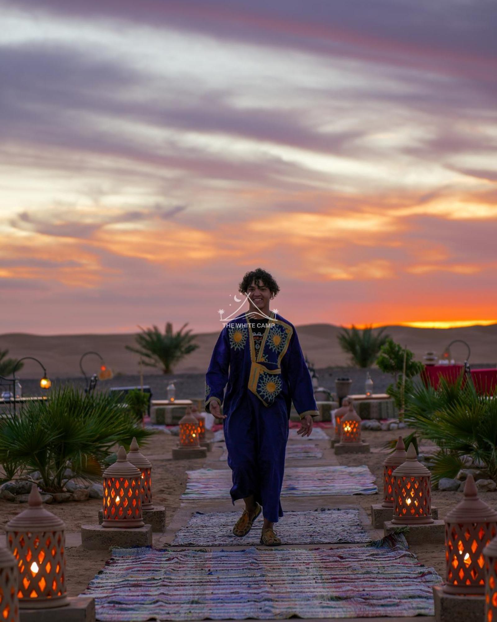 The White Camp - Your Merzouga Luxury Desert Camp & Erg Chebbi Dunes Camel Riding ภายนอก รูปภาพ