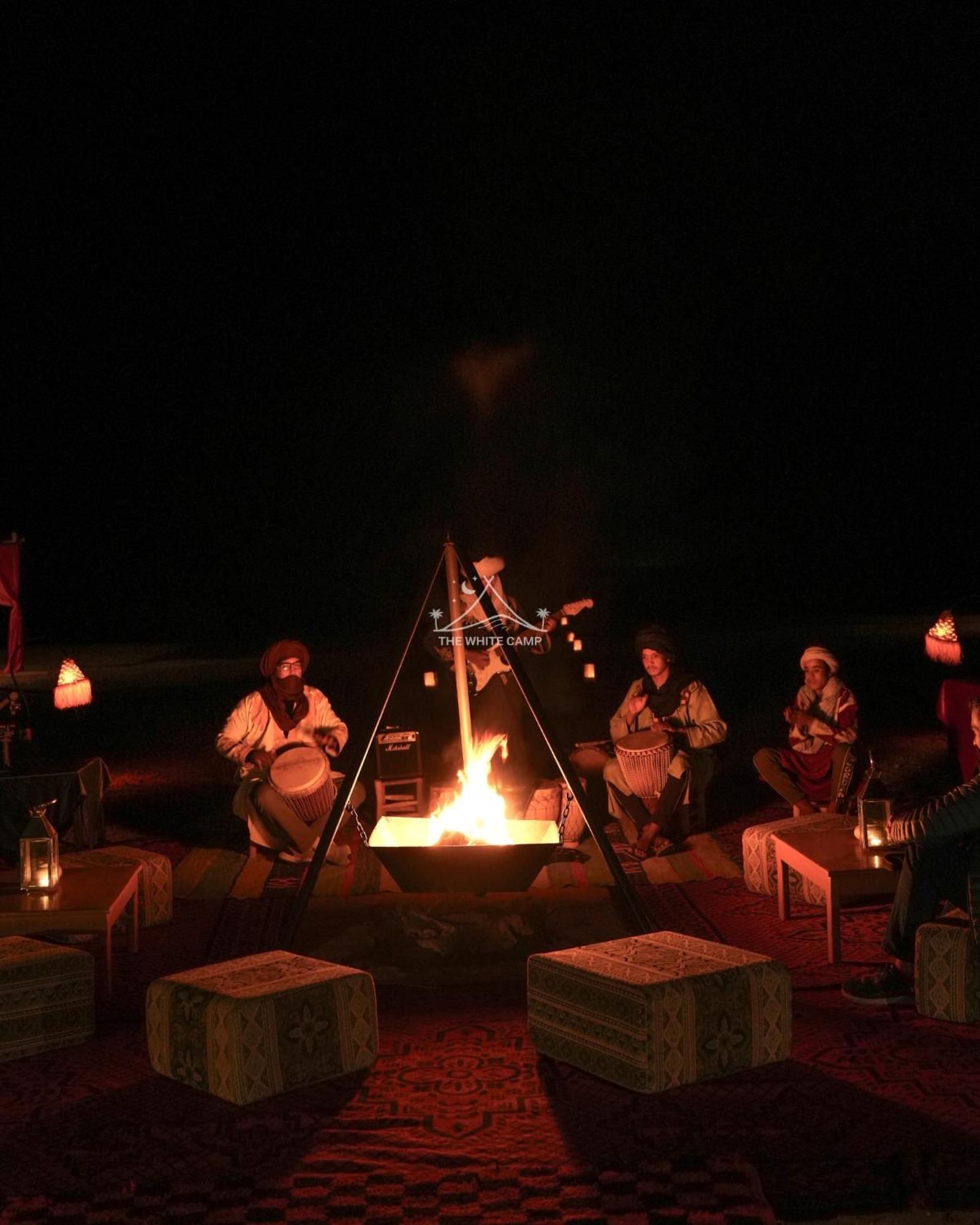 The White Camp - Your Merzouga Luxury Desert Camp & Erg Chebbi Dunes Camel Riding ภายนอก รูปภาพ