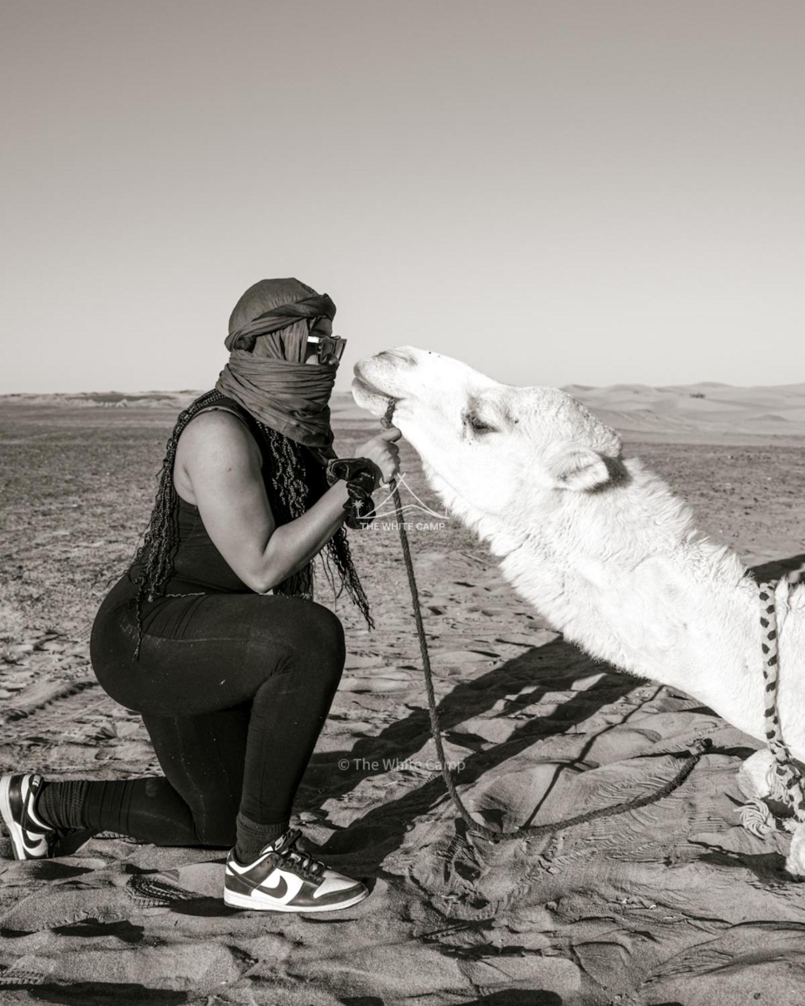 The White Camp - Your Merzouga Luxury Desert Camp & Erg Chebbi Dunes Camel Riding ภายนอก รูปภาพ